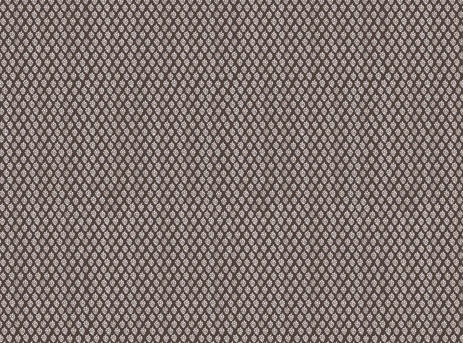 CW: Dark chocolate | BASE: Luxury Linen