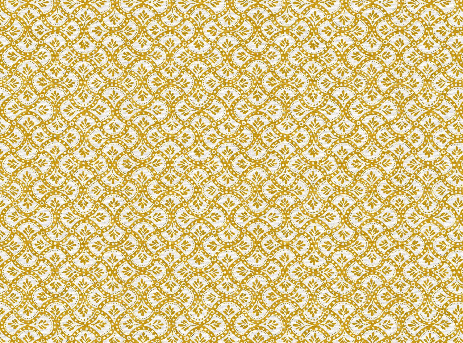 CW: Yellow gold | BASE: Luxury Linen