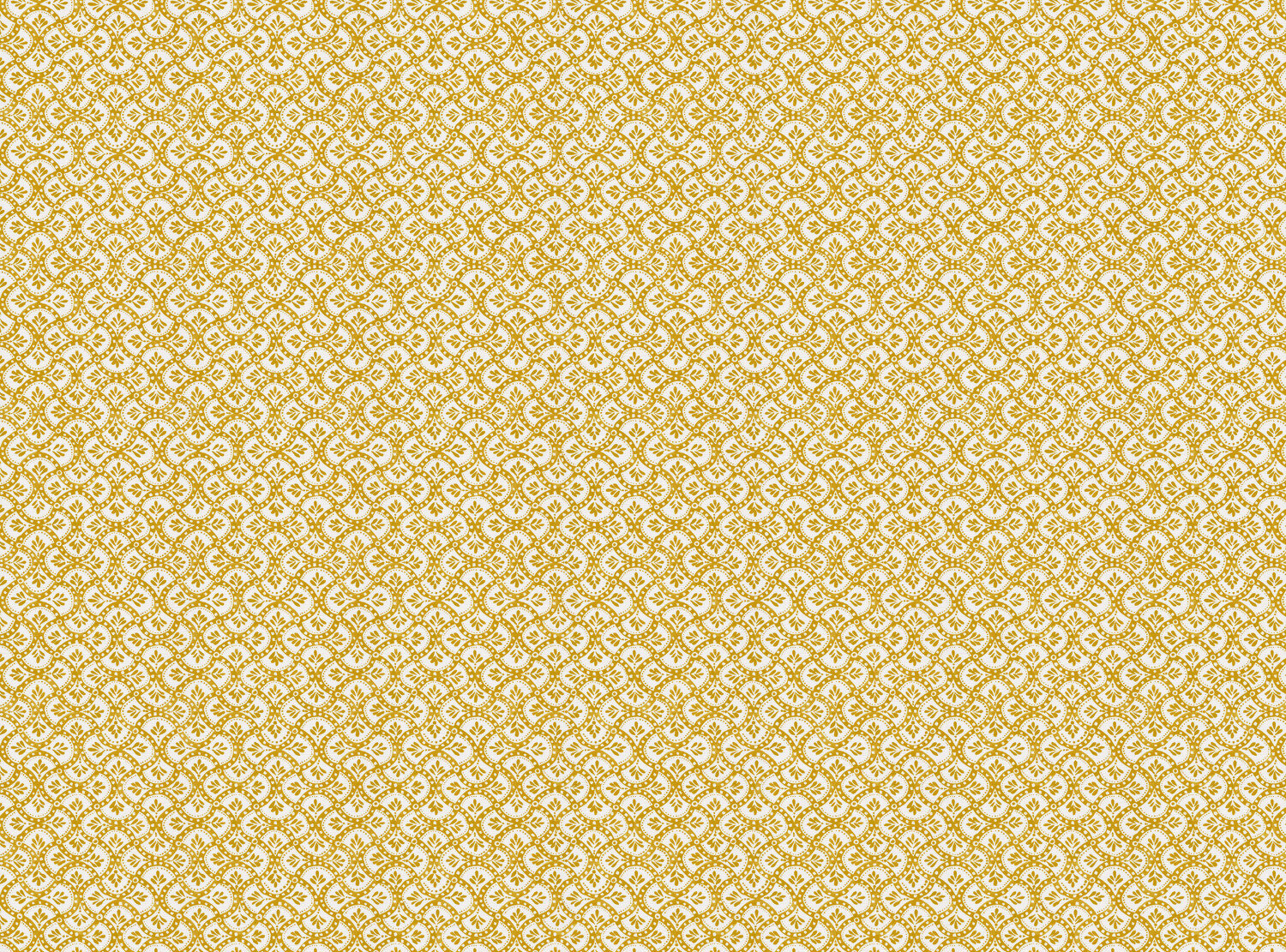 CW: Yellow gold | BASE: Luxury Linen