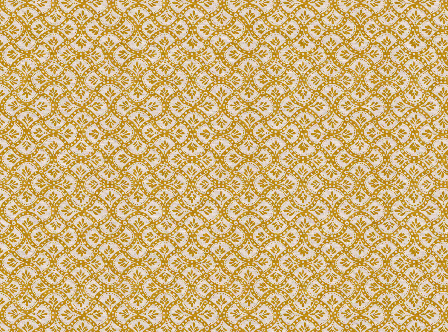CW: Yellow gold | BASE: Mercia Linen