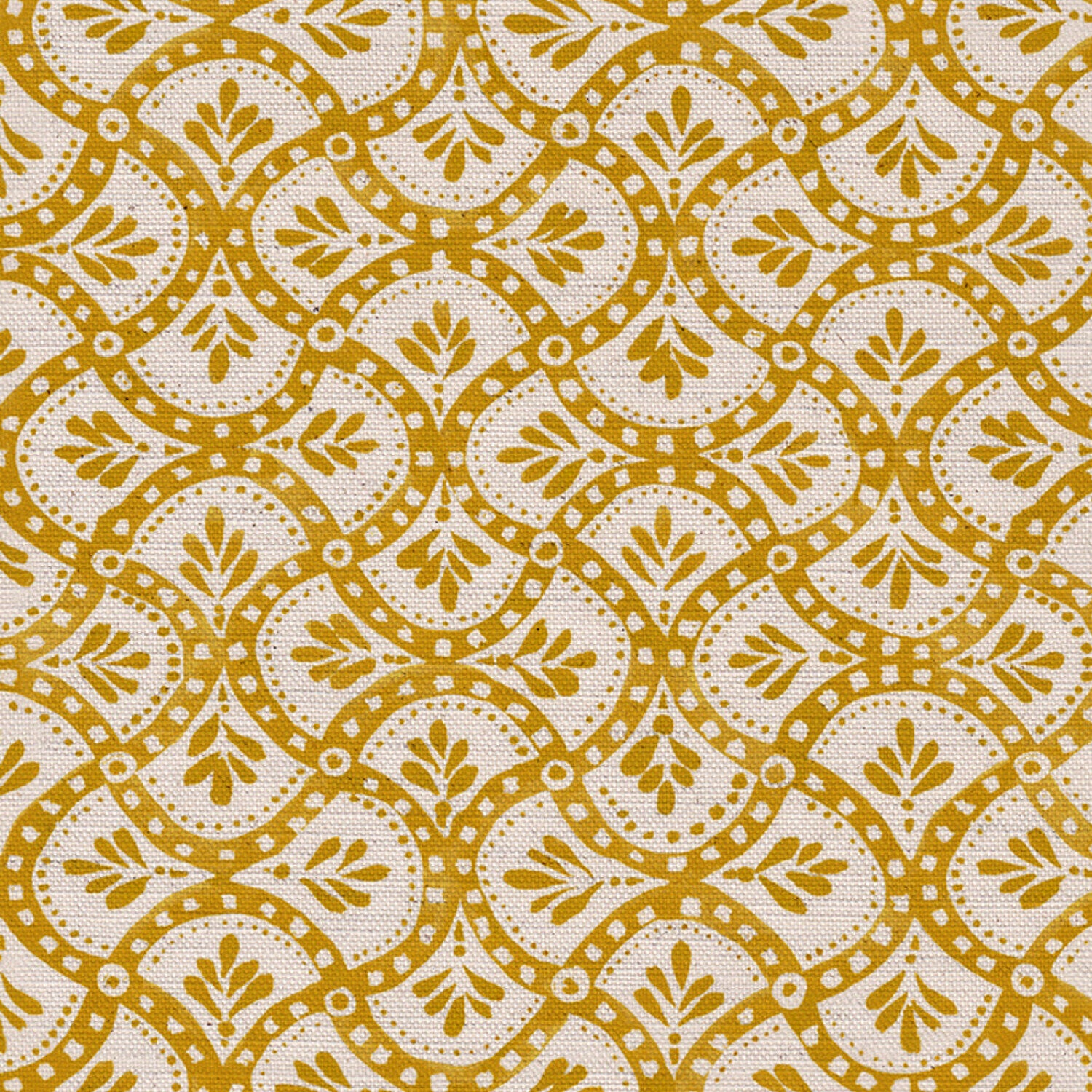CW: Yellow gold | BASE: Natural Luxury Linen | HERO